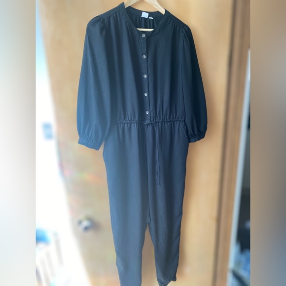 Gap• One-piece • Black 🖤 - Picture 1 of 6